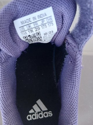 Zapatillas niña Adidas tela moradas. Talla 29.