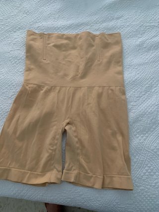 Faja moldeadora hasta debajo del pecho
