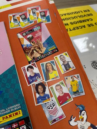 2 packs de Álbum Panini Copa Mundial Femenina 2023