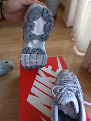 Nike Moto 2K Gris/Blanco