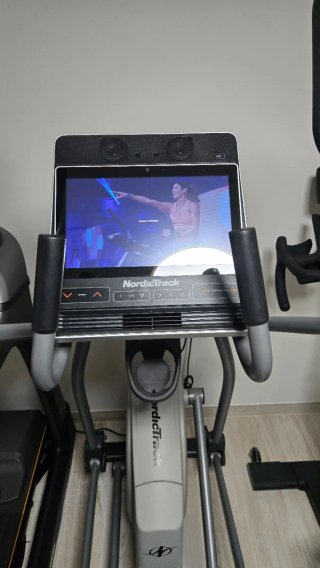 Bicicleta Elíptica NordicTrack Commercial 14.9
