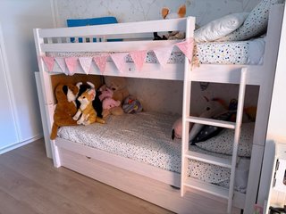 Litera infantil 0-14 años, en perfecto estado.