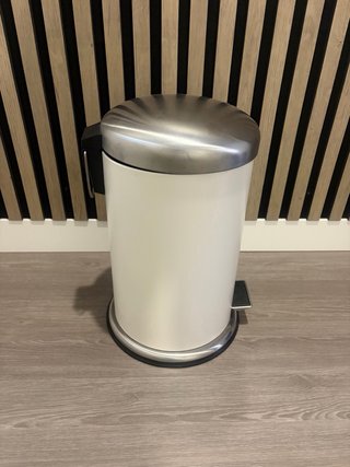 Cubo de basura Ikea con pedal