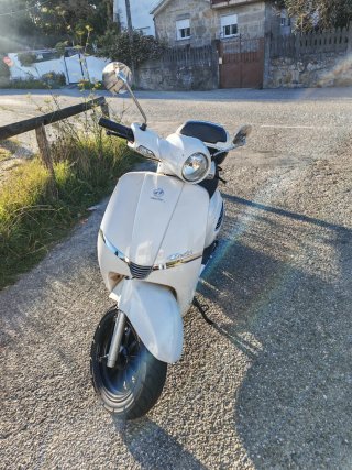 Scooter Daelim besbi 125 cc