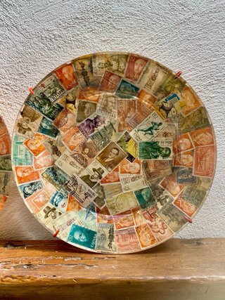 Par de platos decorativos sellos vintage