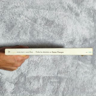​Libro Todos los detectives se llaman Flanagan