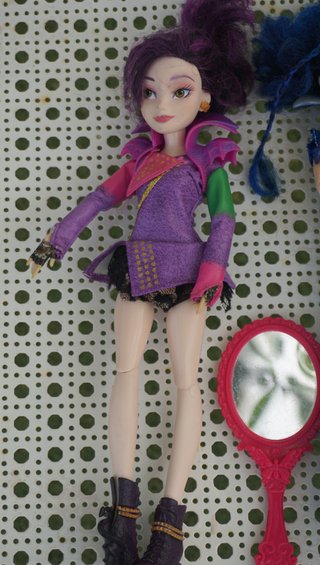 Muñecas Descendientes y soportes y Elsa y Ana leer