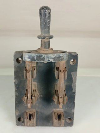 Interruptor de Cuchilla Antiguo