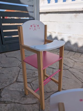 Cuna, trona y carrito de juguete de madera