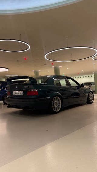 BMW 325i