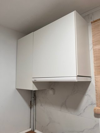 Cocina completa con encimera de madera
