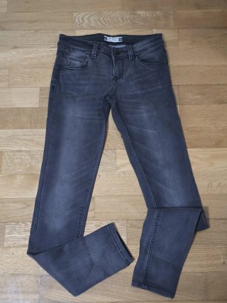 Vaqueros grises mujer Talla xs. 1,50 EUROS