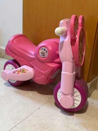Moto correpasillos Minnie Mouse rosa