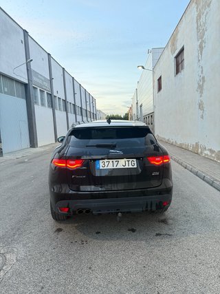 Jaguar F-Pace 2016