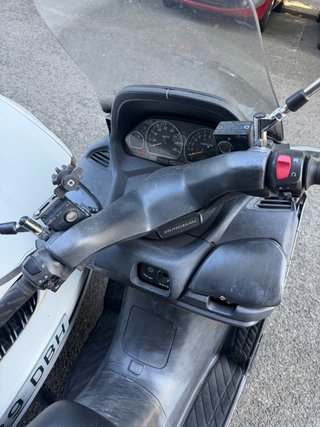 Suzuki Burgman 250 gris