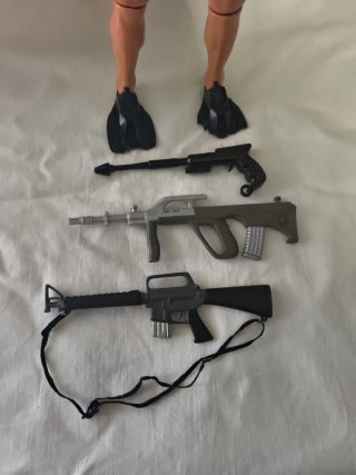 Figura Action Man con 3 Armas