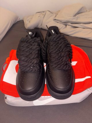 Nike Air Force 1 Negro con Bolsa