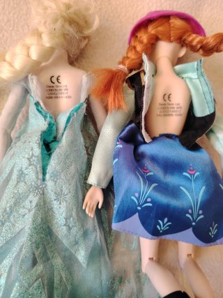 Muñecas Elsa y Ana de Frozen