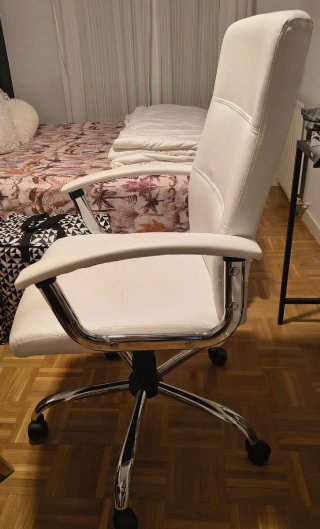 Silla giratoria de polipiel blanca