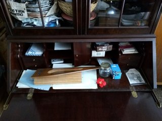 ESCRITORIO BUREAU VINTAGE CON CRISTALERA MADERA
