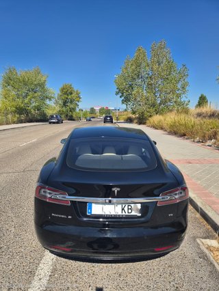 Tesla Model S 2017