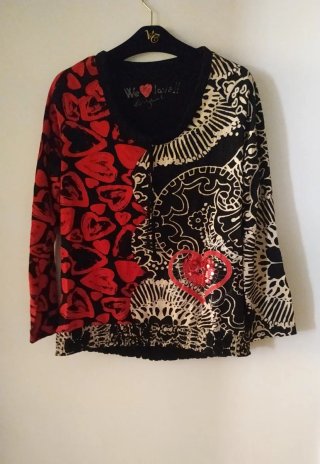 Camiseta Desigual Corazones Roja y Negra