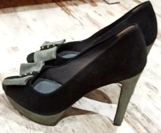 Zapatos piel peep toe. Ovyé.