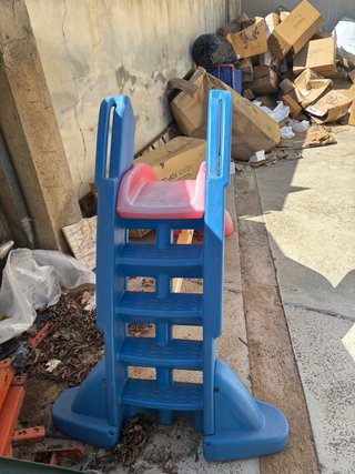 Tobogán infantil rosa y azul