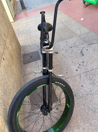 Bicicleta Urbana Estilo Cruiser Negra y Verde