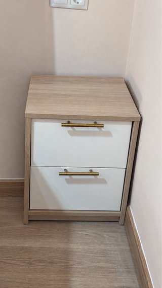 Mesita de noche Ikea