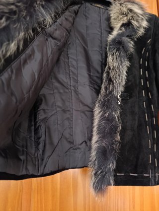 Chaqueta de Piel Negra con Pelo