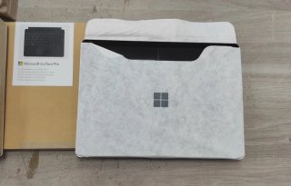 Microsoft Surface Pro 11th Ultra 5 16GB 256GB SSD