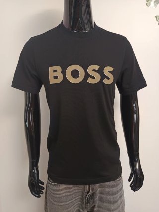Camiseta BOSS Negra Logo Grande Dorado