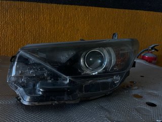 2 Faros Toyota Auris 2017