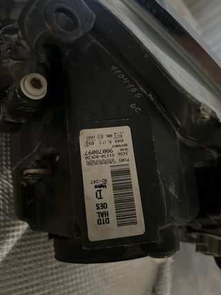 2 Faros Toyota Auris 2017