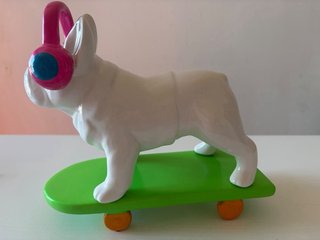 Figura Decorativa Bulldog Francés con Cascos
