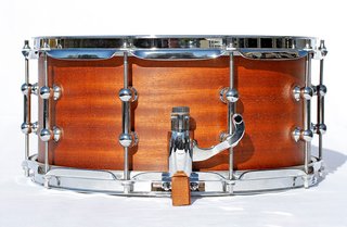 Caja 14x7 casco de caoba africana y aros refuerzo