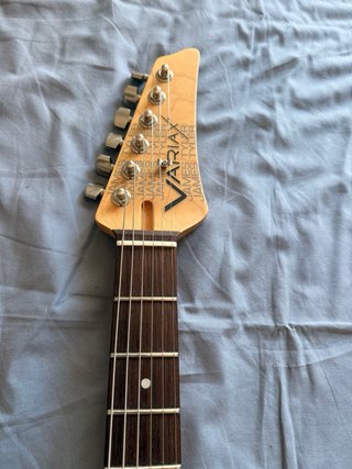 Line 6 Variax JTV-69 Blanca(batería nuev repuesto