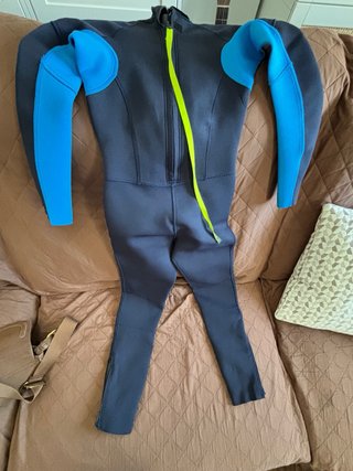 Tabla de Surf OLAIAN y Traje de Neopreno