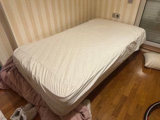 Cama y colchón 110x190