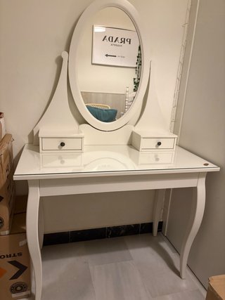 Tocador Blanco con Espejo Ovalado