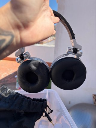 Controladora Pioneer DJ y Cascos