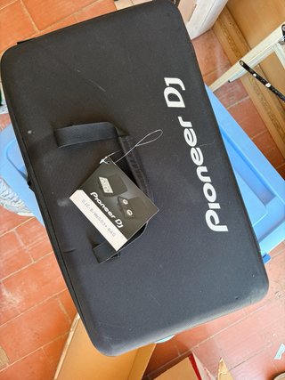 Controladora Pioneer DJ y Cascos