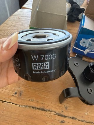 Filtro de aceite MANN W7003 y llave universal