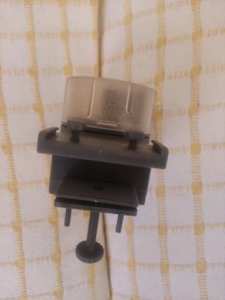 Comedero Automático para Peces