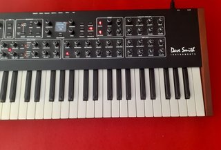 Sintetizador Dave Smith Instruments Prophet Rev2