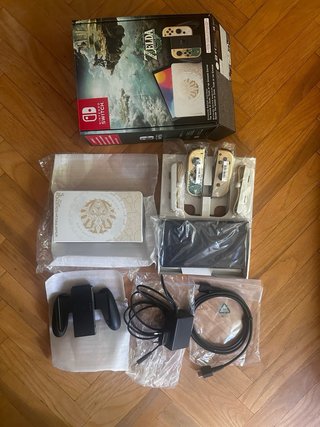 Nintendo Switch OLED Zelda Tears of the Kingdom