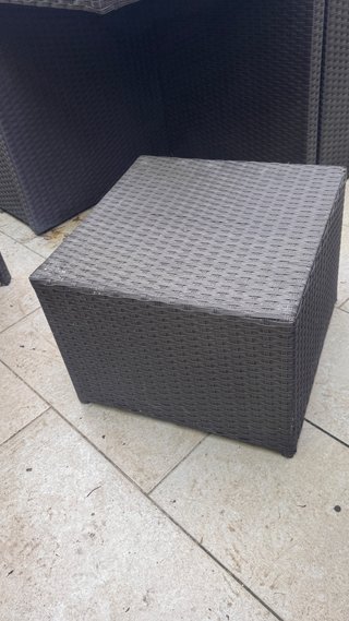 Mesa de exterior ratán con tapa de cristal