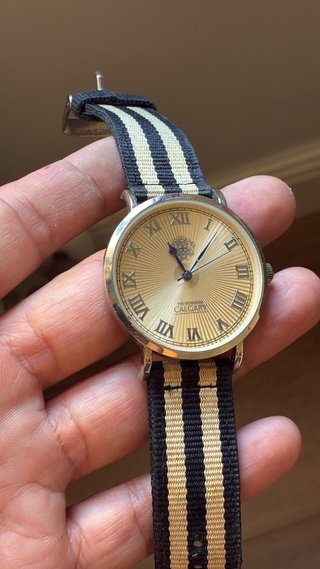 Reloj Calgary Vintage Dorado - Sin Pila