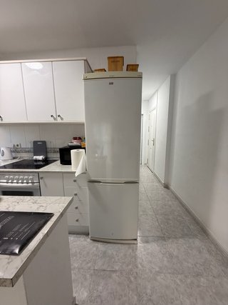 Nevera con Congelador Inferior Blanca